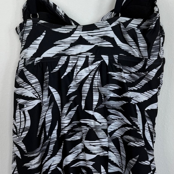 Beach Diva Black/White/Silver Bamboo Leaves Ruffle 1PC Swimsuit Size 10 - Picture 5 of 9